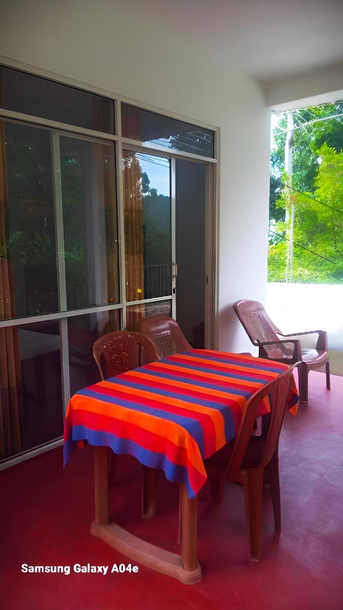 Senehas Homestay Ella Esterno foto